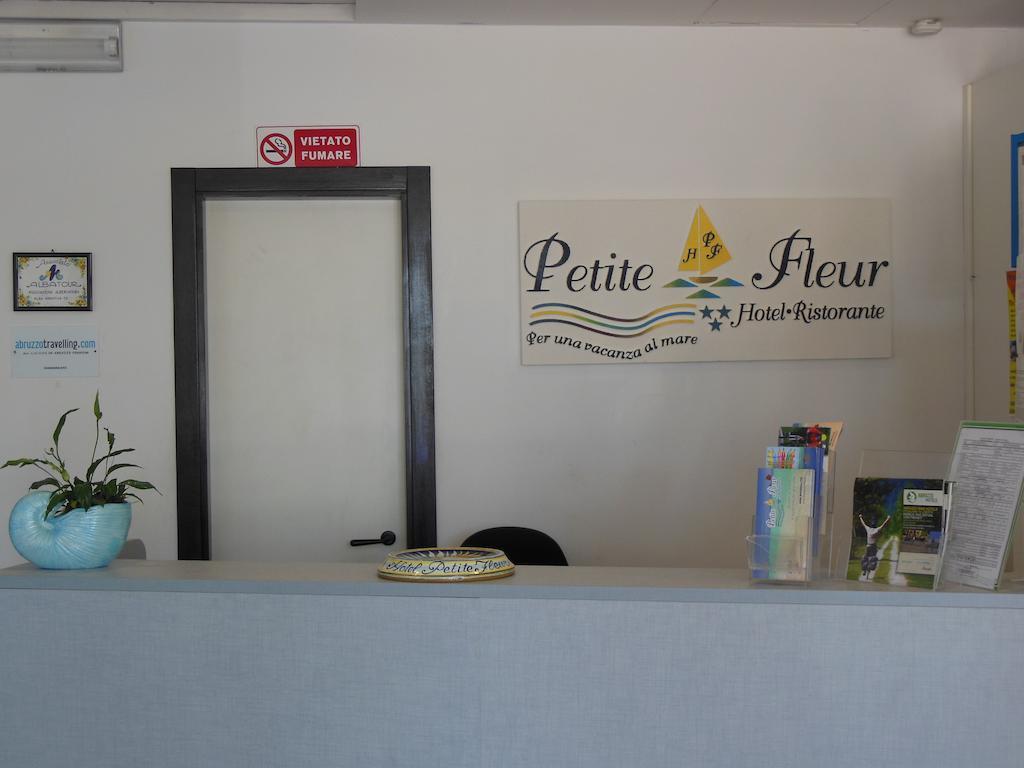 Hotel Petite Fleur 알바아드리안티카 외부 사진